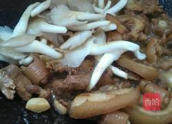 彩椒平菇烧猪尾巴的做法图解6