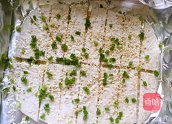 超简单的葱香芝麻千层酥的做法图解2