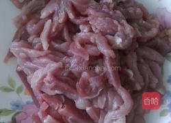 青椒炒肉丝的做法图解1