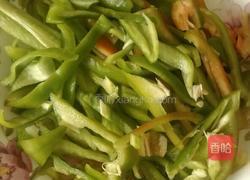 青椒炒肉丝的做法图解2