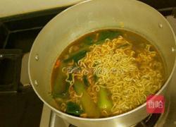 汆青菜方便面的做法图解9