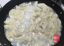 猪肉韭菜水饺的做法图解6