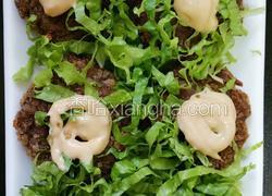 生菜牛肉饼