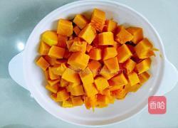 大米南瓜粥的做法图解2