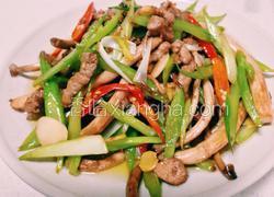 茶树菇芹菜炒肉