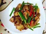 蒜苔回锅肉