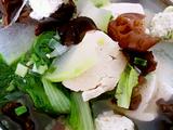 杂蔬鸡肉丸子汤