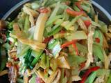 芹菜豆腐干炒肉