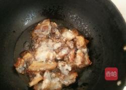 腌肉土豆炖南瓜的做法图解1