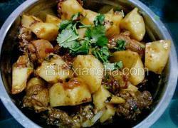 鸡腿炖土豆