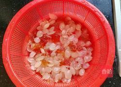 红栆皂角米莲子银耳汤的做法图解5