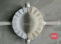 芝麻叶猪肉馅饺子的做法图解7