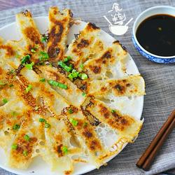 冰花锅贴的做法[图]