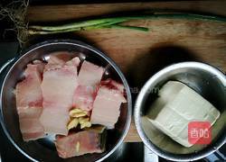 鱼骨豆腐汤的做法图解1
