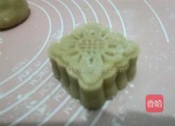 蛋黄广式月饼的做法图解13