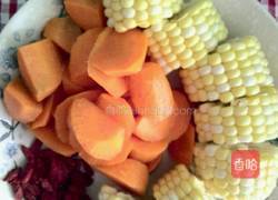 玉米胡萝卜龙骨汤的做法图解4
