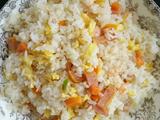鸡蛋虾仁火腿炒饭