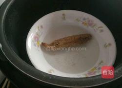 天麻乌鸡汤的做法图解1