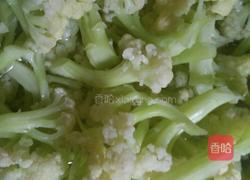 蒜片炒花菜的做法图解3
