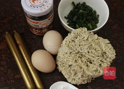 鸡蛋炒面的做法图解1