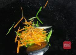 猪皮炒胡萝卜的做法图解3