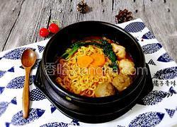 火锅肉丸子煮泡面