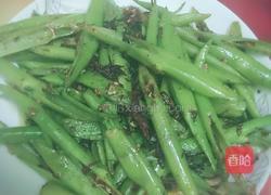 牛肉干炒空心菜梗的做法图解3