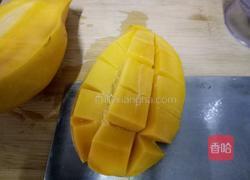 芒果奶昔的做法图解2