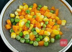 经典蔬菜沙拉的做法图解3