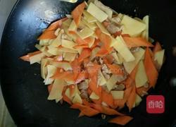 土豆胡萝卜片炒肉的做法图解6