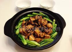 香菇滑鸡煲仔饭