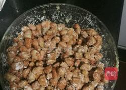 油炸花生米的做法图解1