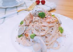 奶油培根蘑菇意面