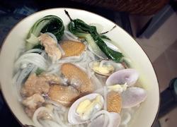 花甲瘦肉小白菜米粉汤