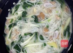 花甲瘦肉小白菜米粉汤的做法图解2