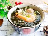 裙带菜汆丸子汤