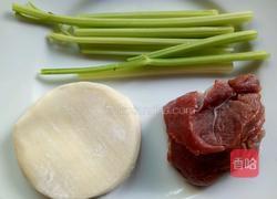 香芹猪肉锅贴的做法图解1
