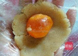 莲蓉蛋黄月饼的做法图解5