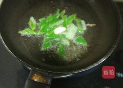 豆豉鲮鱼油麦菜的做法图解4