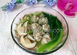 生汆丸子三鲜汤