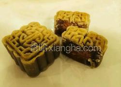 蛋黄莲蓉月饼