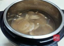 家常莲藕排骨汤的做法图解9