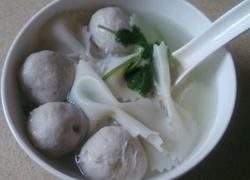 肉丸蝴蝶面汤