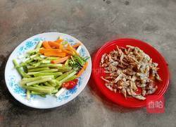 炒芦笋的做法图解1