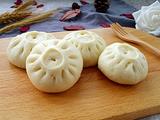 茄子肉包子
