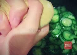 炒后依然保持爽脆的神奇黄瓜的做法图解5