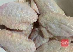 红烧鸡翅中的做法图解1