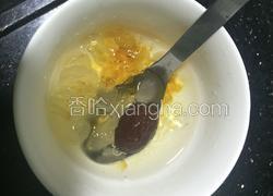 桃胶雪莲子汤
