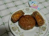 莲蓉蛋黄月饼