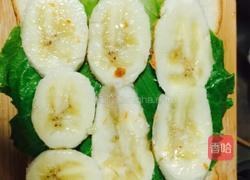 香蕉肉松三文治的做法图解2